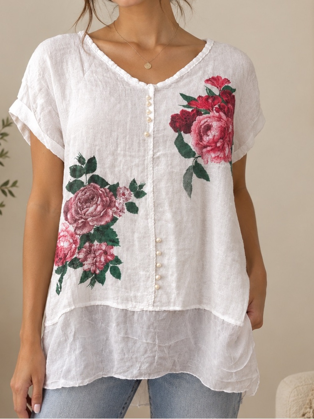 Made in Italy Silk Floral Embroidered White V-Neck Sleeveless Tunic Top